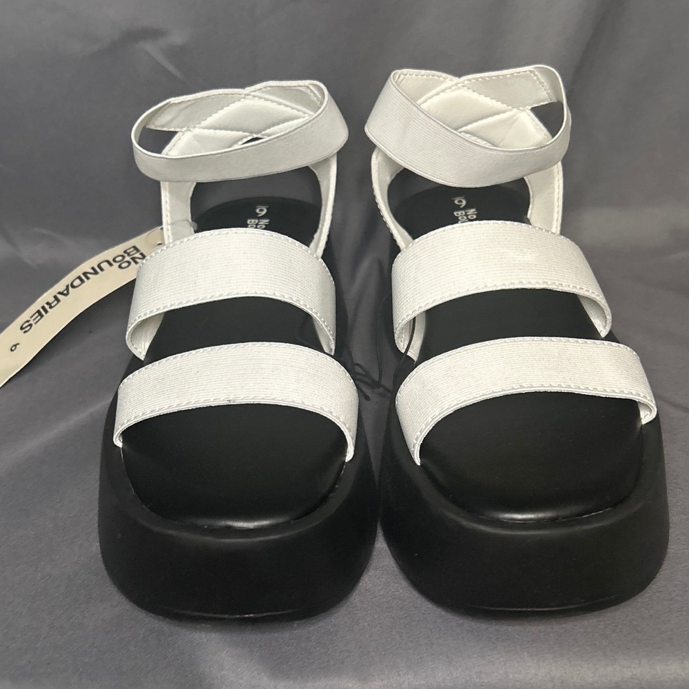 No Boundaries Womens Banded Platform Sandals White Black Memory Foam Size 6 NEW